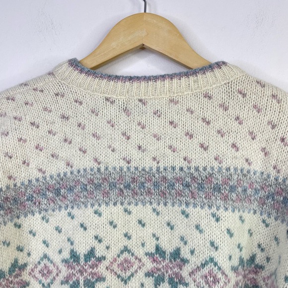 Eddie Bauer Cream Patterned Crew Neck Sweater - Picture 9 of 11